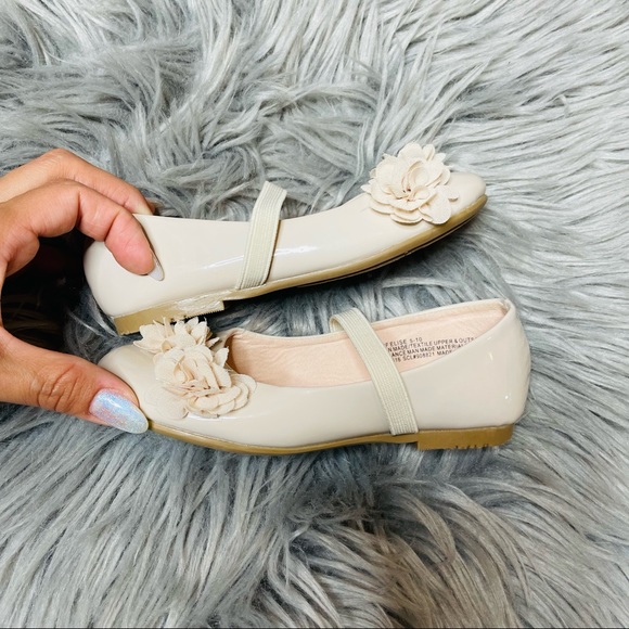 Self esteem glossy tan girls dress shoes - Picture 6 of 7